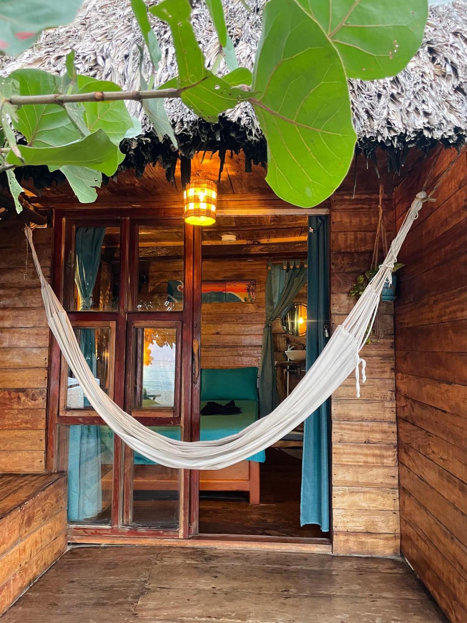 Chill And Surf Mendihuaca Hotell Guachaca Exteriör bild