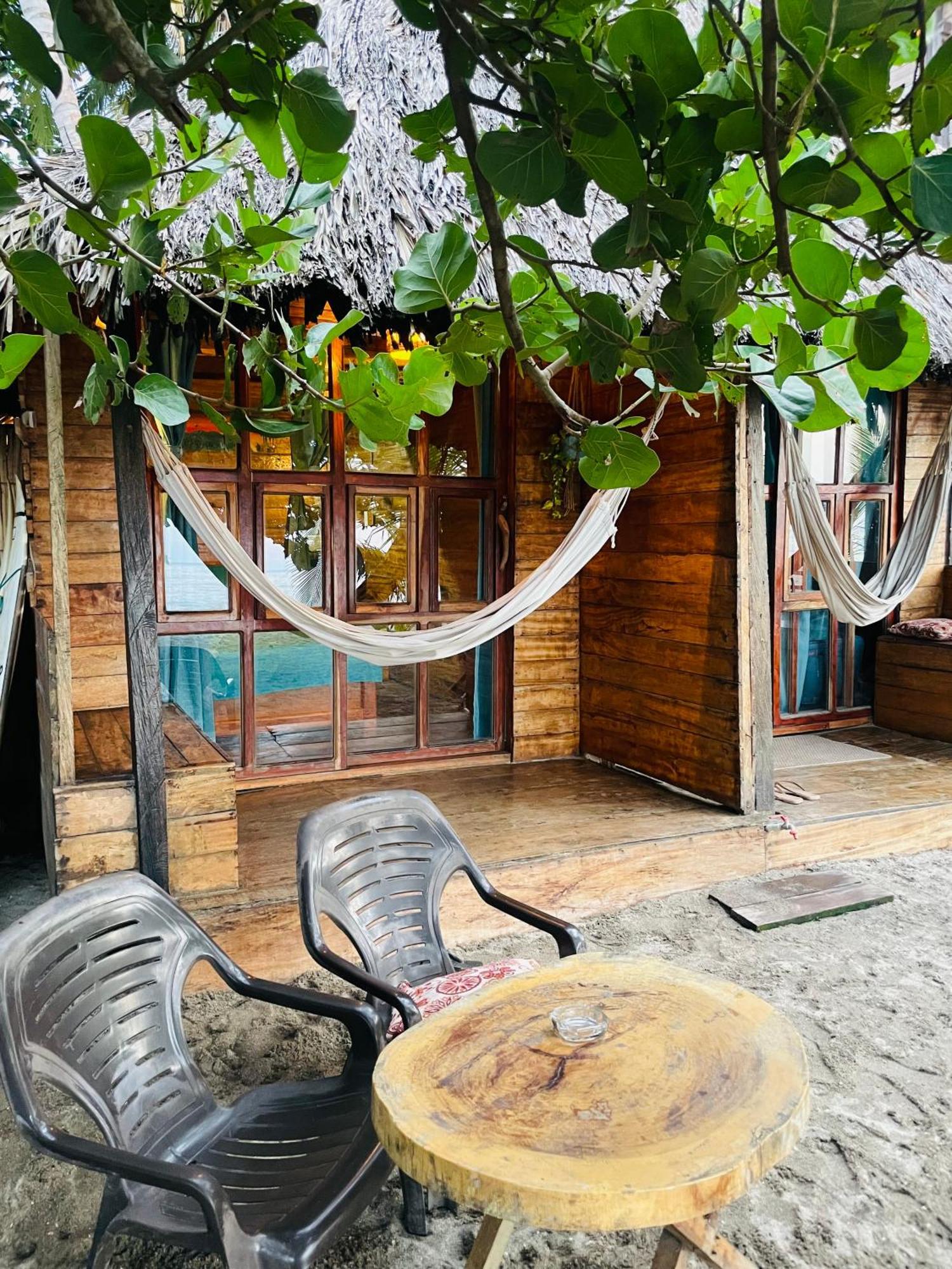 Chill And Surf Mendihuaca Hotell Guachaca Exteriör bild