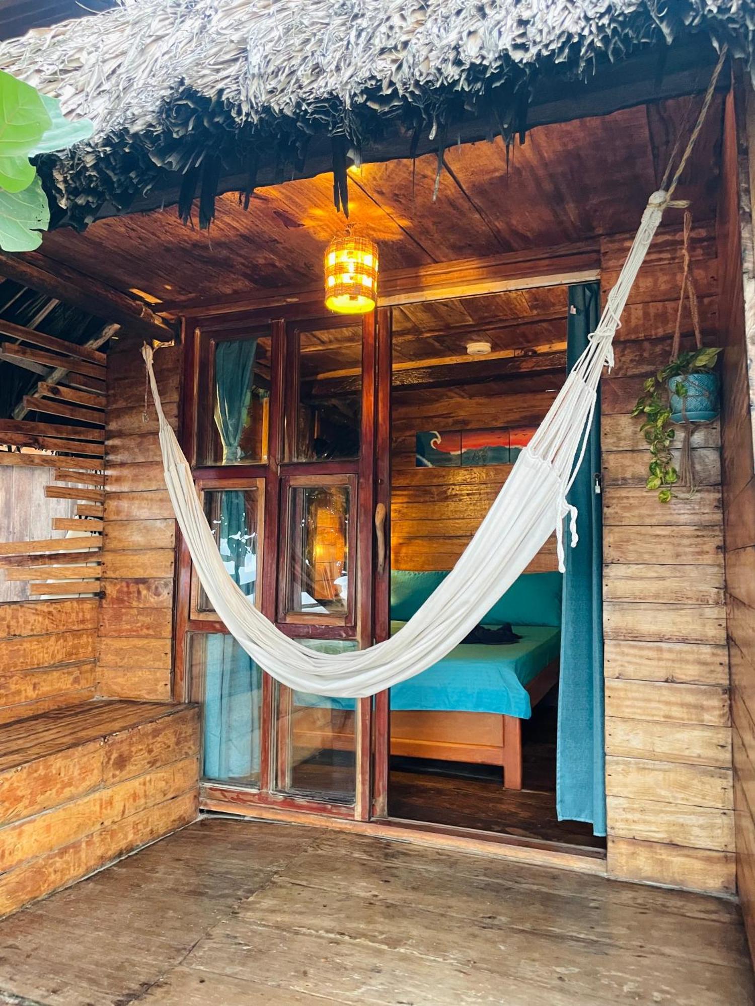 Chill And Surf Mendihuaca Hotell Guachaca Exteriör bild